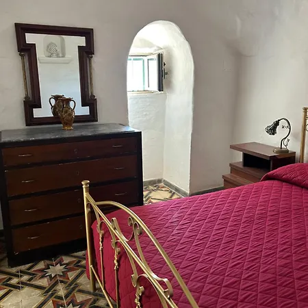 Trullo Licchio Ostuni Valle D'itria * チステルニーノ